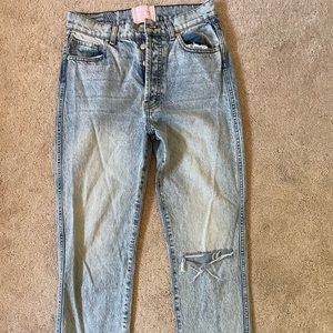 revice butt rip jeans